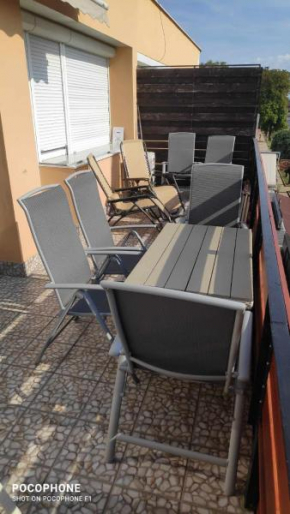 100 lépés - 100 steps - Apt with huge terrace next to the thermal bath